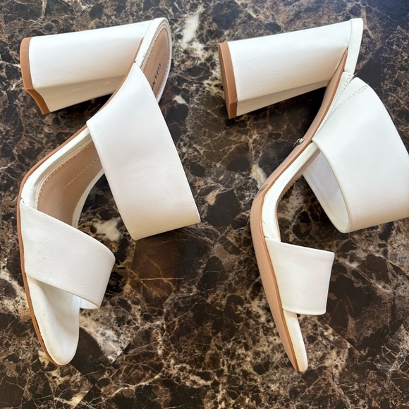 Gianni Bini White Heeled Mules with Chunky Block Heel - Picture 7 of 12